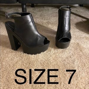 Open toe thick heels